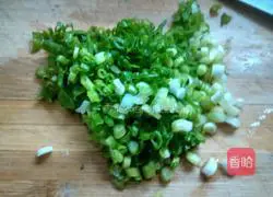 Illustration of how to make green onion pancakes 2