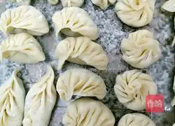 Illustration of how to make mushroom, egg white, green onion dumplings 9