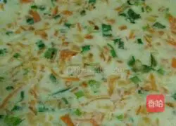 Illustration of how to make carrot and egg pancakes 4