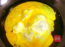Illustration of how to make colorful egg fried rice 5