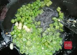 Ham Sausage Illustration of how to make egg fried rice 3