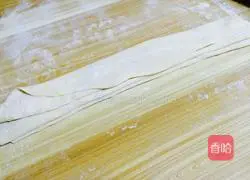 Illustration of how to make handmade noodles 7