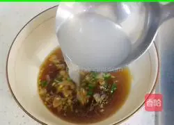 Illustration of how to make fresh wontons 10