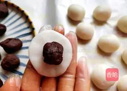 Illustration of how to make chocolate dumplings 12