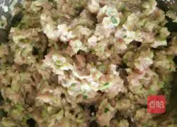 Illustration of how to make cucumber meat dumplings 7