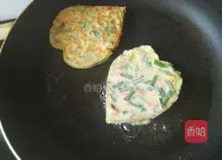 Illustration of how to make carrot, leek and shrimp cake 7