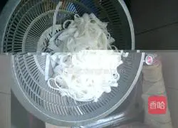Illustration of how to make fried noodles 2