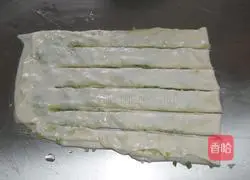 Illustration of how to make hand-shredded biscuits 4