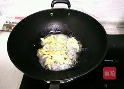 Illustration of how to make three-thread fried rice 6