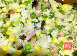 Illustration of how to make bacon fried rice 8