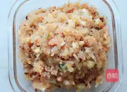 Illustration of how to make cabbage and vermicelli bun filling (double flavors) 8