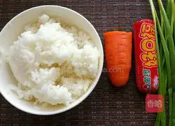 Illustration of how to make lazy soy sauce fried rice 1