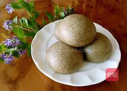 Illustration of how to make black sesame and multi-grain steamed buns 6