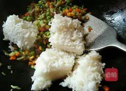 Colored Fried Rice (Simple Version) Recipe Illustration 6