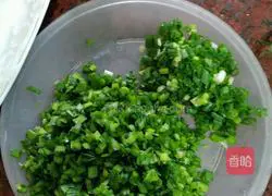 Illustration of how to make cuttlefish wontons 2