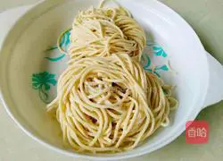 Illustration of how to make noodles with sauce 1