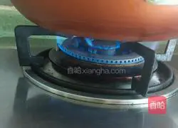 Illustration of how to make pan-fried potato pancakes 8