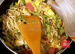 Vegetable and Egg Fried Noodles Recipe Illustration 17