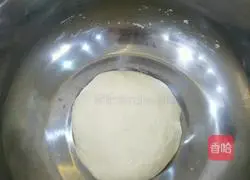 Illustration of how to make pumpkin blossom steamed buns 6