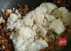 Illustration of how to make fried rice 6