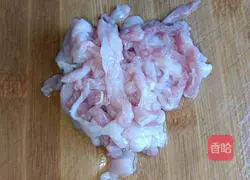 Illustration of how to make three-wire fried rice noodles 2