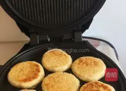 Illustration of how to make sesame sesame cakes 17