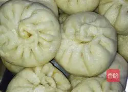 Illustration of how to make pork and leek buns 4