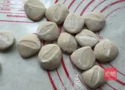 Illustration of how to make shepherd's purse dumplings 12