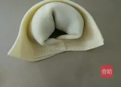 Illustration of how to make shepherd's purse and shrimp wontons 9