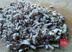 Illustration of how to make mushroom and pork dumplings 2