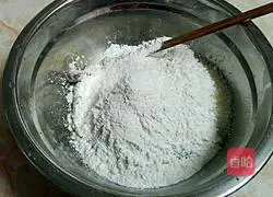 Illustration of making glutinous rice balls with red bean paste filling 5