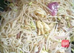 Illustration of how to make fried noodles with eggs 8