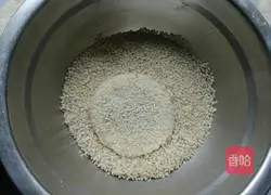 Illustration of how to make hollow sesame cakes 12
