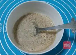 Illustration of how to make small gourd and pumpkin steamed buns 4