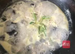 Illustration of how to make smooth pork noodles 6