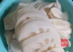 Illustration of how to make lotus root dumplings 3