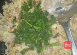 Illustration of how to make bacon and egg fried rice 8