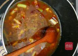 Illustration of how to make noodles with onion sauce 4