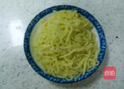 Illustration of how to make ham fried noodles 4