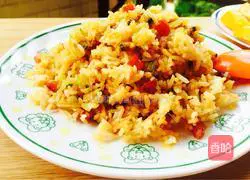 Illustration of how to make fried rice with clam meat and sausage 8