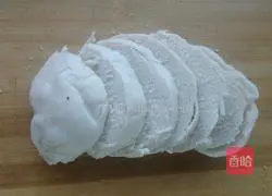 Illustration of how to make scallion steamed bun slices 3