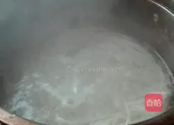 Illustration of how to make fried noodles with vegetables 10