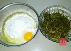 Illustration of how to make stir-fried noodles with pickled cabbage 1