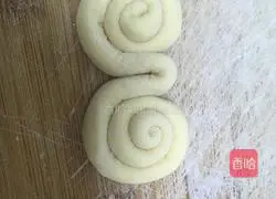 Illustration of how to make butterfly steamed buns 10