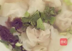 Illustration of how to make pork and green onion wontons 8