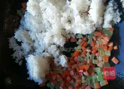 Three-color fried rice recipe 5