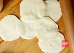 Illustration of how to make rose steamed buns 5