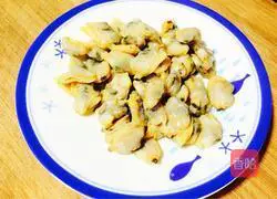 Illustration of how to make fried rice with clam meat and sausage 2