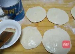 Illustration of how to make steamed shell cakes 2