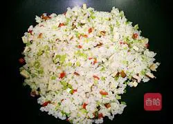 Illustration of how to make celery and fragrant dried fried rice 8